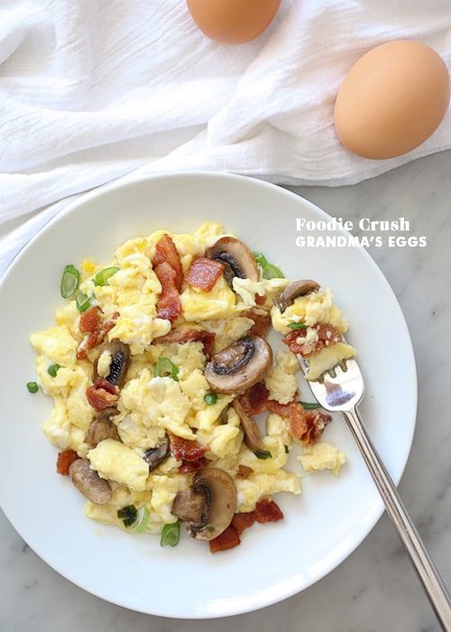 Easy Healthy Scrambled Eggs Recipe - The Foodie Affair