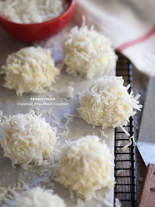 Coconut Snowball Cookies || FoodieCrush