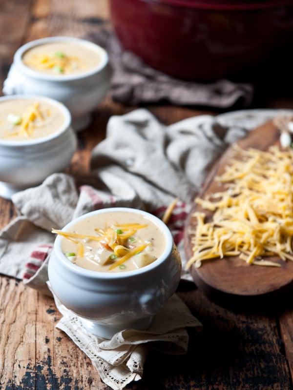 Roasted-Garlic-and-Potato-Beer-Cheese-Soup-2