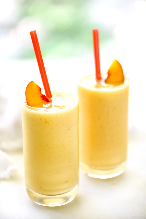 Peach Pie Smoothie | foodiecrush.com #healthy #recipes #almondmilk #banana #easy #dairyfree