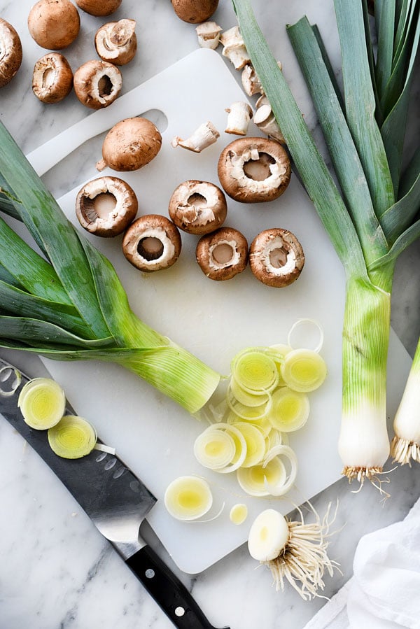 ingredients to make creamy mushroom sauce for chicken 