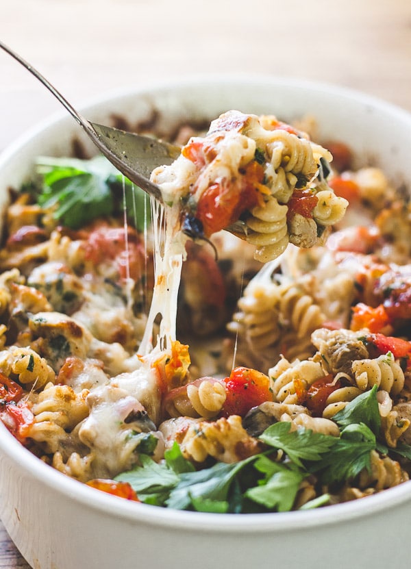 Mediterranean Chicken and Pasta Bake from The Clever Carrot | foodiecrush.com