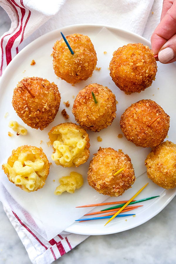 Fried Mac n Cheese Balls | #bites #recipe #easy foodiecrush.com