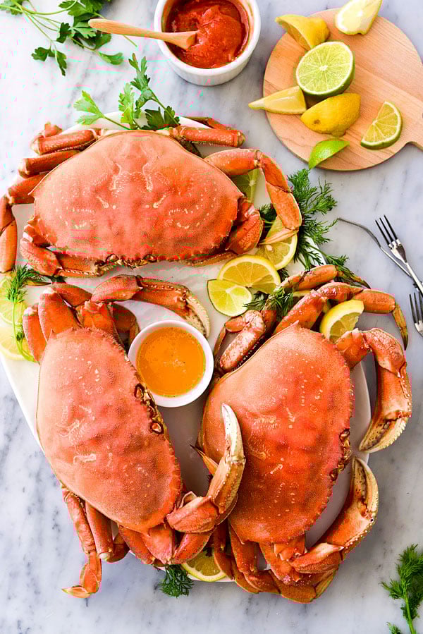 Whole Dungeness Crab Recipe 6 The Easiest Whole Dungeness Crab Recipe with Citrus Butter | everydaydeliciouskitchen.com
