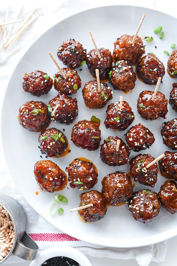 Sriracha Crockpot Meatballs | #easy #recipes #appetizers #crockpots foodiecrush.com