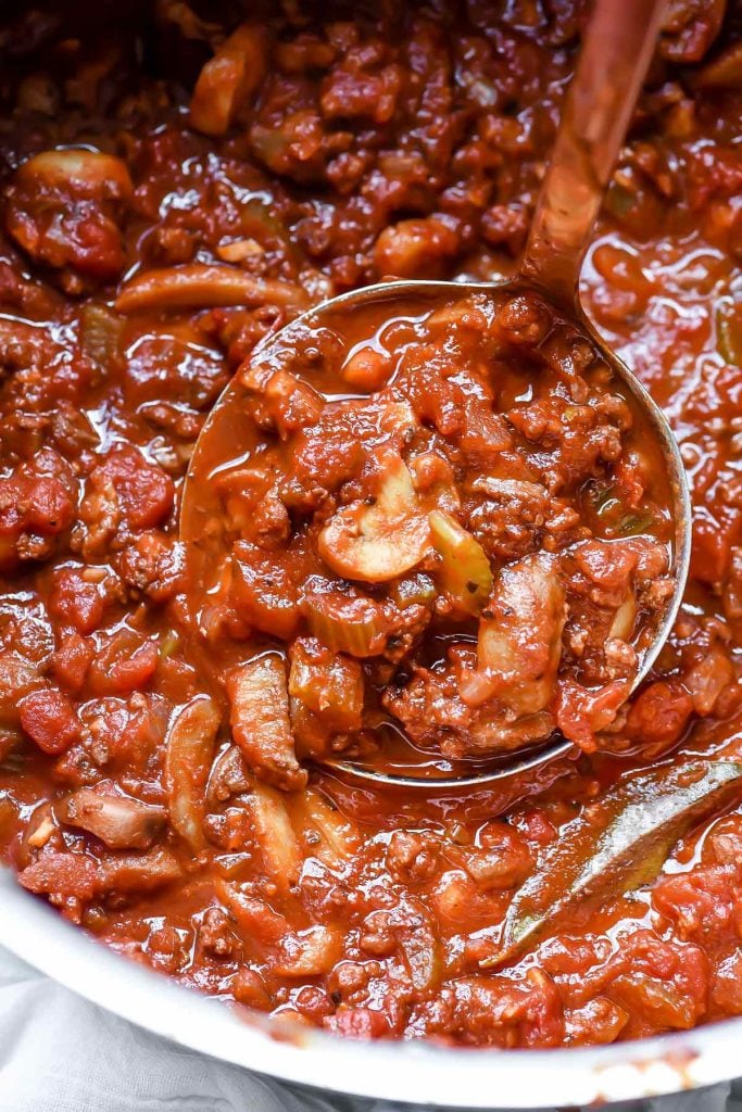 the best spaghetti sauce in dutch oven with ladle 