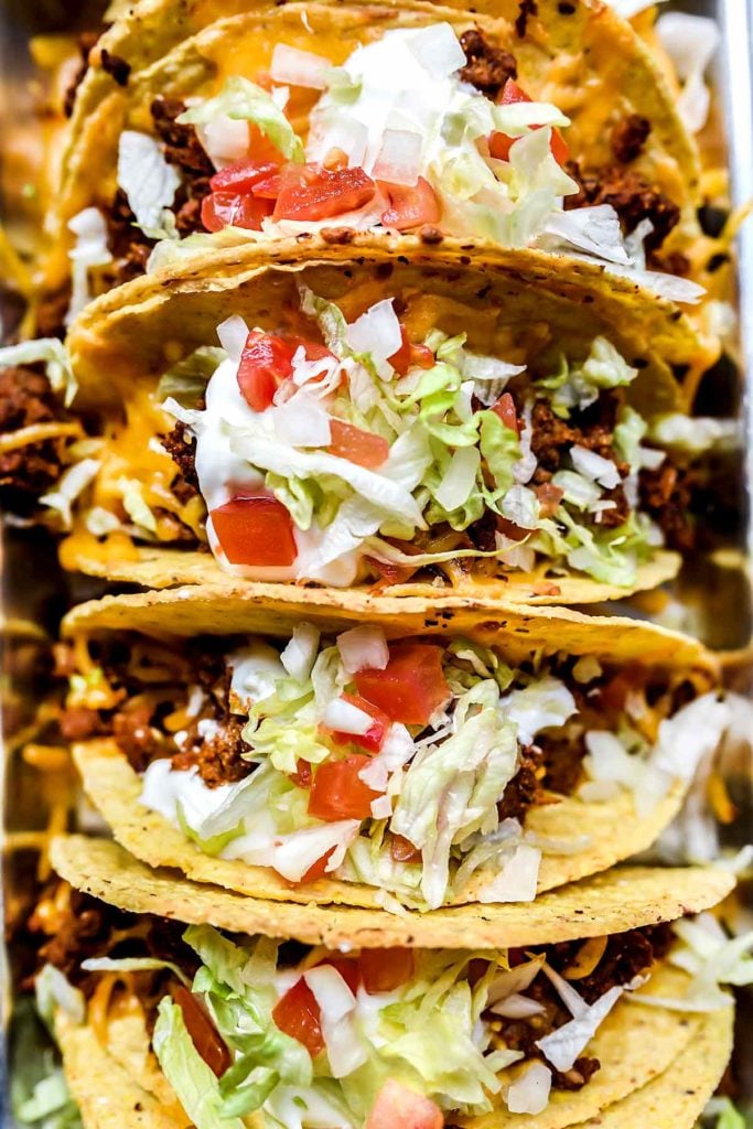 Ground Beef Tacos (Just Like Taco Bell) 1 Just Like Taco Bell Tacos Recipe | everydaydeliciouskitchen.com #tacos #tacobell #beef #recipes