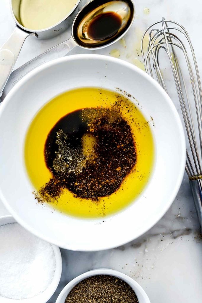 The Best Balsamic Vinaigrette 3 Balsamic Dressing | everydaydeliciouskitchen.com #balsamic #dressing