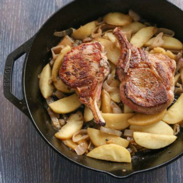 Pork Chops with Vanilla Apples & Shallots II Tastes Lovely