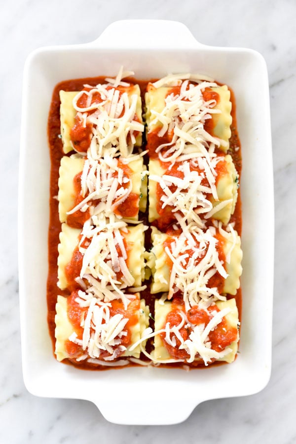 Spinach Lasagna Roll-Ups is a fast, easy vegetarian pasta dinner | foodiecrush.com