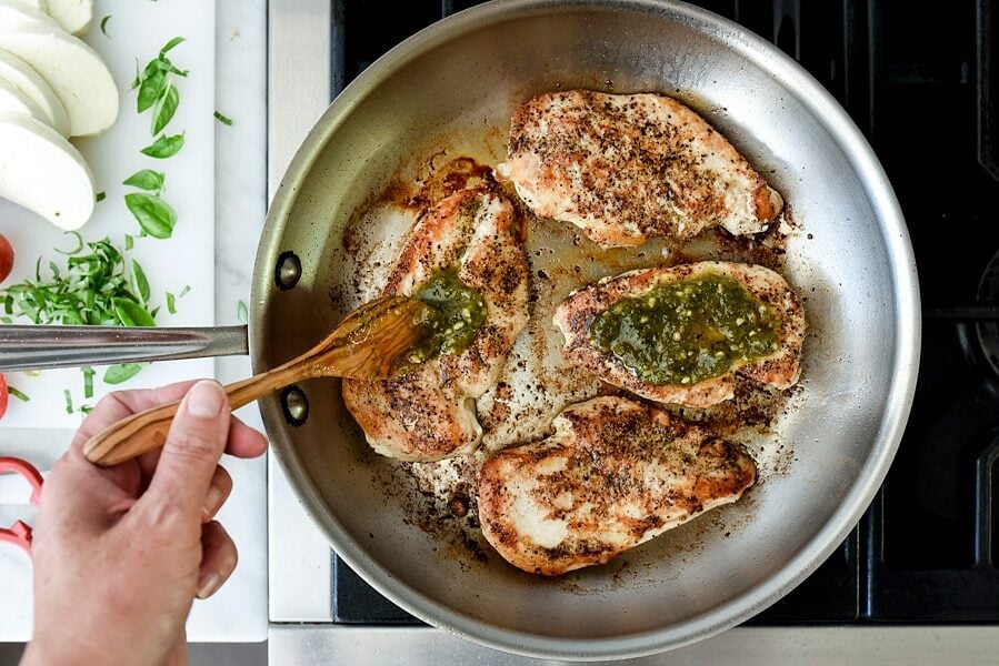 30-Minute Caprese Chicken Recipe | foodiecrush.com