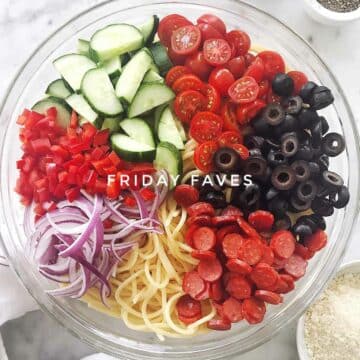 Easy Italian Spaghetti Pasta Salad on Friday Faves | foodiecrush.com