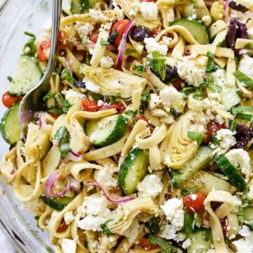 Crunchy Greek Pasta Salad with Artichoke Hearts, Cucumbers and Olives | foodiecrush.com