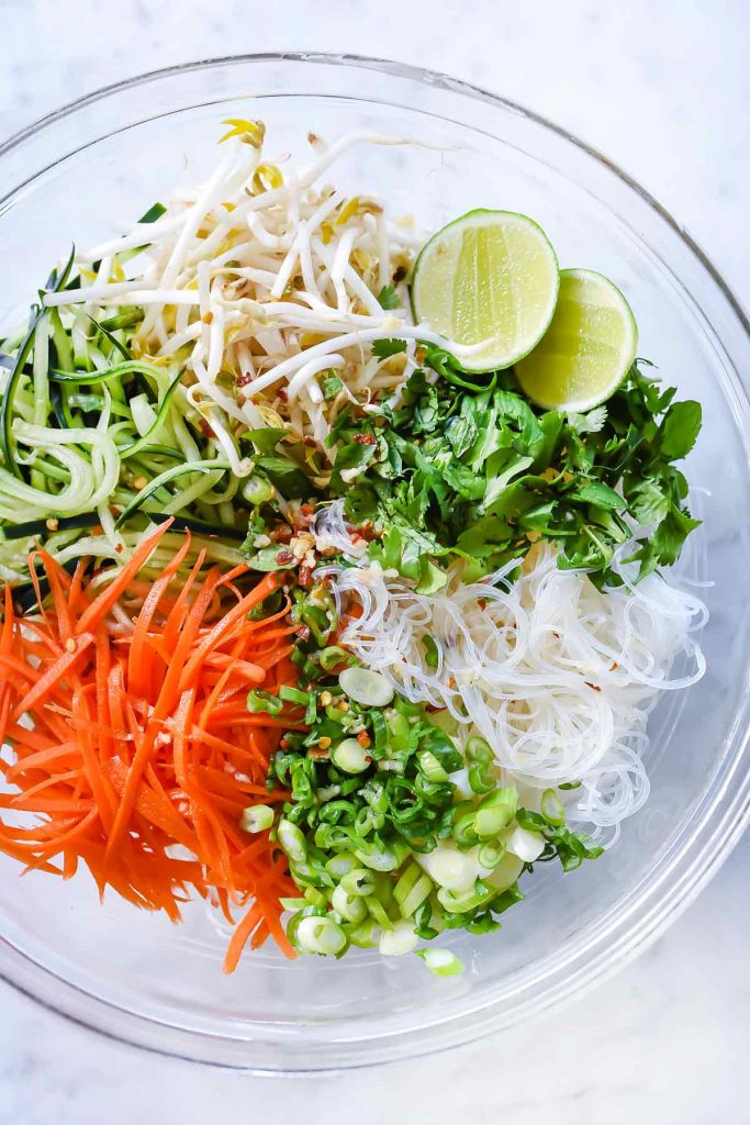 Salade de nouilles vietnamiennes fraîches et faciles | foodiecrush.com