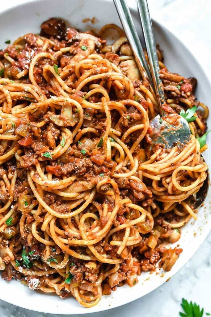 My Mom's Easy Homemade Spaghetti and Meat Sauce | foodiecrush.com #spaghetti #meat #sauce #bolognese #pasta #recipe