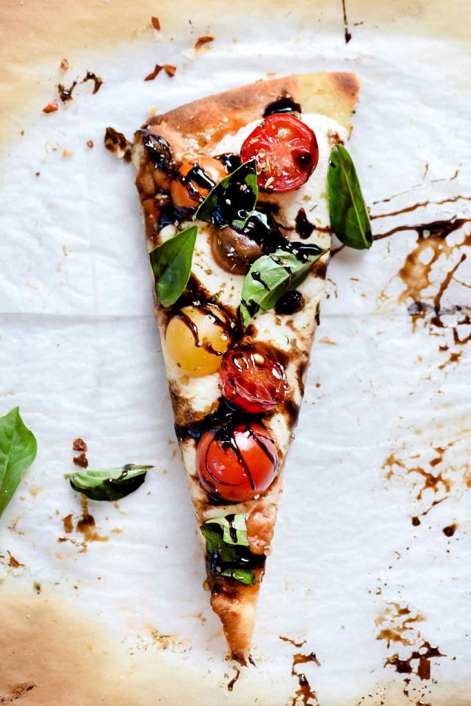 Focaccia Caprese con Mozzarella e Pomodoro | foodiecrush.com # flatbread # pizza # tomato # mozzarella # antipasto # ricette # dinner