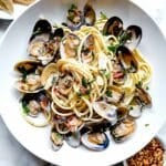 Easy Linguine with Clam Sauce Vongole | foodiecrush.com #clams #linguine #pasta