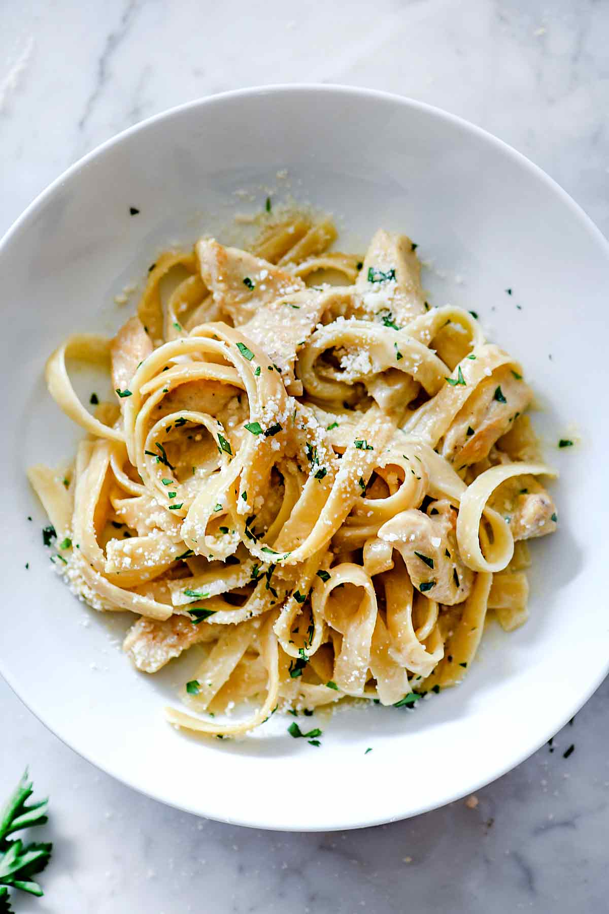 Chicken Alfredo (Instant Pot and Stove Top) | foodiecrush.com #pasta #fettuccine #alfredo #chicken #recipes