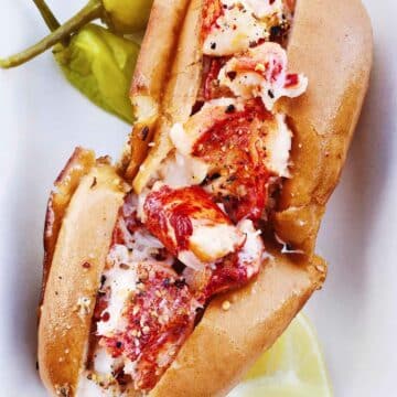 Lobster Roll | foodiecrush.com #lobsterroll #sandwich