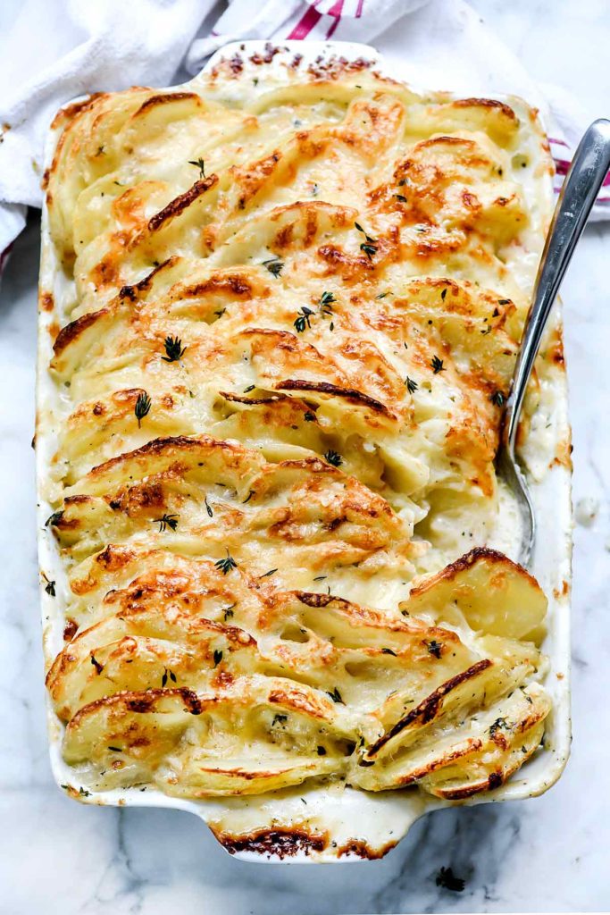 Easy Au Gratin Potatoes | foodiecrush.com #potatoes #easy #augratin #scalloped #cheesy #best #recipes