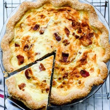 Easy Quiche Lorraine Recipe | foodiecrush.com #quiche #easy #recipes #classic #best