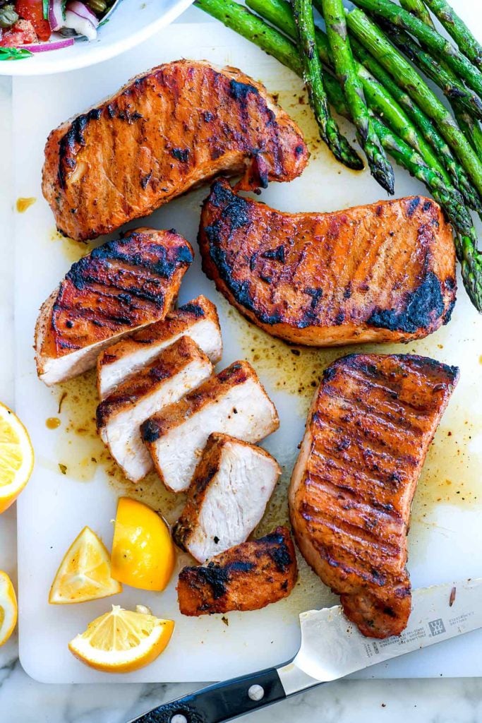 How to Make Grilled Pork Chops | foodiecrush.com #porkchops #recipes #grilled