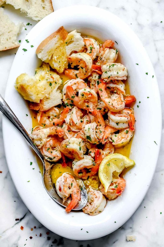 Como Fazer o Melhor Camarão Scampi | foodiecrush.com #shrimp #scampi #recipe #healthy