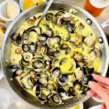The Best Steamed Clams foodiecrush.com