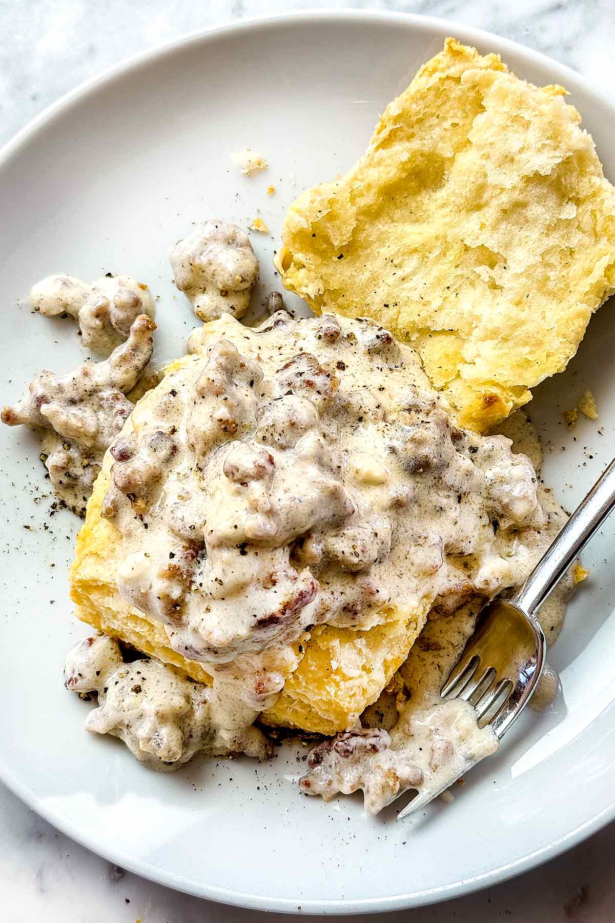 Biscuits and Gravy: A Classic American Breakfast Delight